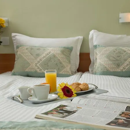 Otel семеен 